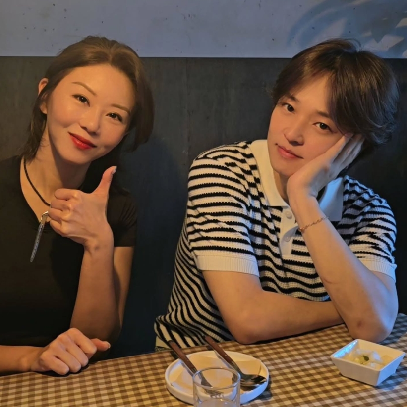 ▲UN 김정훈(오른쪽)과 당구선수 김가영. (출처=김정훈 SNS)