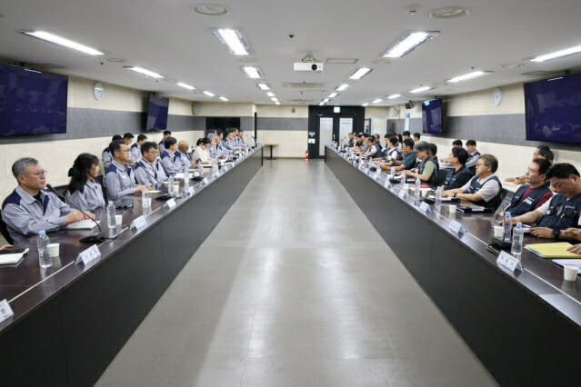 ▲한국GM 2026년 임금 및 단체협약(임단협) 상견례 (사진=금속노조 한국지엠 지부)
