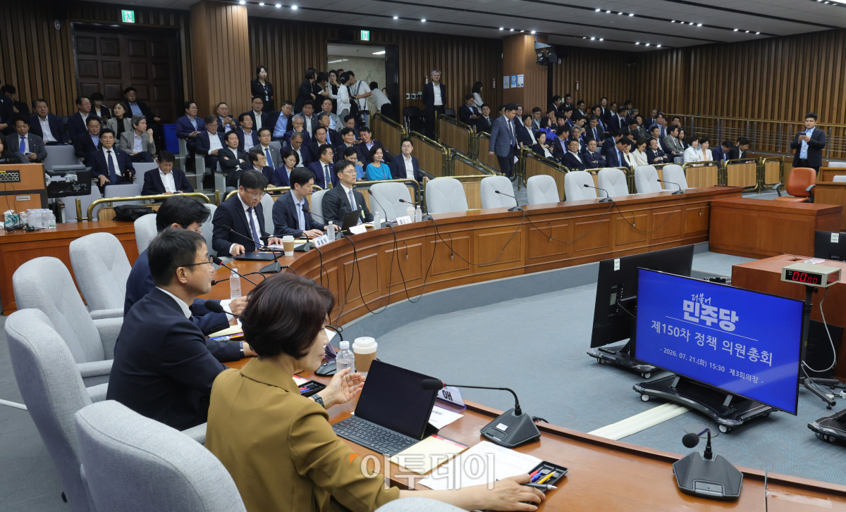 ▲한병도 당대표 직무대행 겸 원내대표가 21일 서울 여의도 국회에서 열린 민주당 정책 의총에서 모두 발언을 하고 있다. 고이란 기자 photoeran@