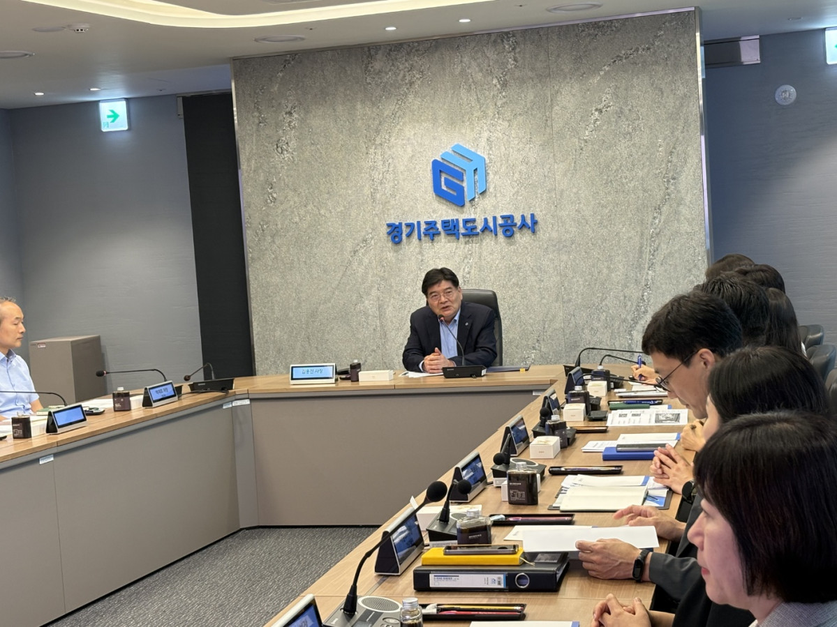 ▲김용진 경기주택도시공사(GH) 사장이 21일 수원 본사에서 열린 '내부통제 강화 워크숍'을 주재하며 발언하고 있다. (경기주택도시공사(GH))