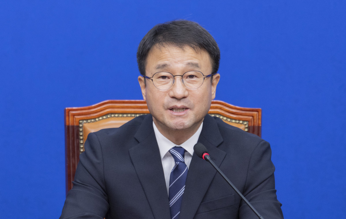 ▲더불어민주당 한병도 당 대표 직무대행 겸 원내대표가 22일 국회에서 열린 최고위원회의에서 검찰 개혁 완성에 대해 발언하고 있다. (연합뉴스)