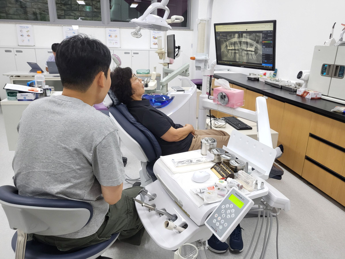▲디디에이치가 경북 김천시보건소에 '스마트 구강검진 관리 시스템'을 공급했다. (사진제공=디디에이치)