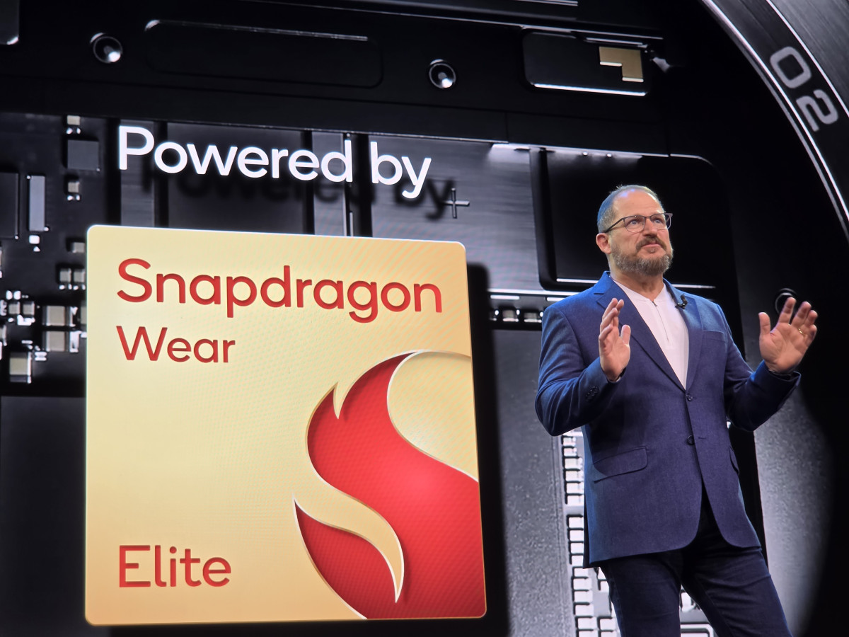 ▲22일(현지시간) 영국 런던 올드빌링스게이트에서 열린 '갤럭시 언팩 2026' 행사 무대에서 크리스티아누 아몬 퀄컴 사장 겸 최고경영자(CEO)가 발표하고 있다. (사진=갤럭시 언팩 기자단)