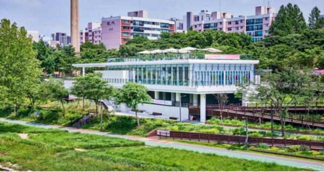 ▲양재천 수변문화쉼터 모습. (사진제공=서울시)