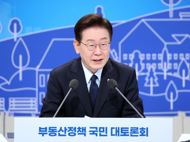 ▲이재명 대통령이 23일 서울 여의도 KBS에서 열린 부동산정책 국민 대토론회에서 발언하고 있다. (연합뉴스)