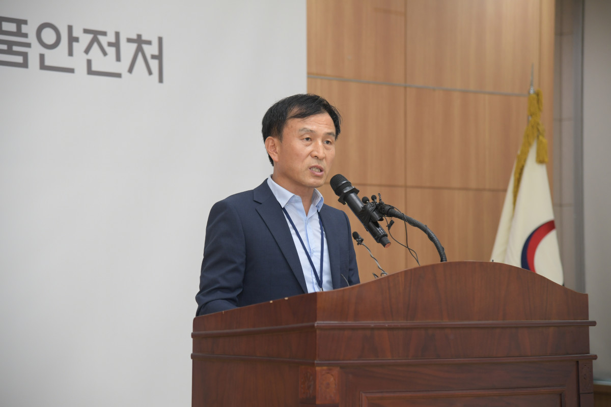 ▲백남이 식약처 식품부당행위긴급대응단장이 23일 서울지방식약청에서 다이어트 식품 부당광고 적발 관련 브리핑을 하고 있다. (사진제공=식품의약품안전처)