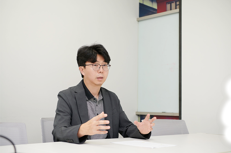 ▲최정민 삼성전자 파운드리사업부 기술개발실 PL이 고대역폭메모리(HBM4) 베이스 다이 경쟁력을 높인 4나노 초저전력 공정 기술 개발 성과를 인정받아 ‘대한민국 엔지니어상’을 수상했다. (사진제공=삼성전자)