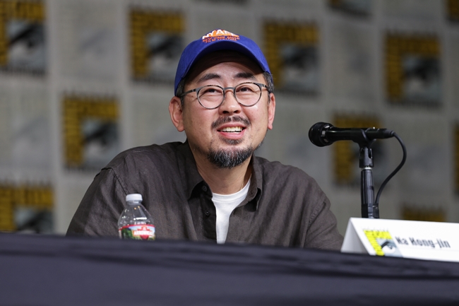 ▲나홍진 감독이 23일(현지시간) 미국 샌디에이고에서 열린 '코믹콘 인터내셔널(Comic-Con International)'에서 영화 '호프(Hope)' 패널 행사에 참석하고 있다. (AP/연합뉴스)