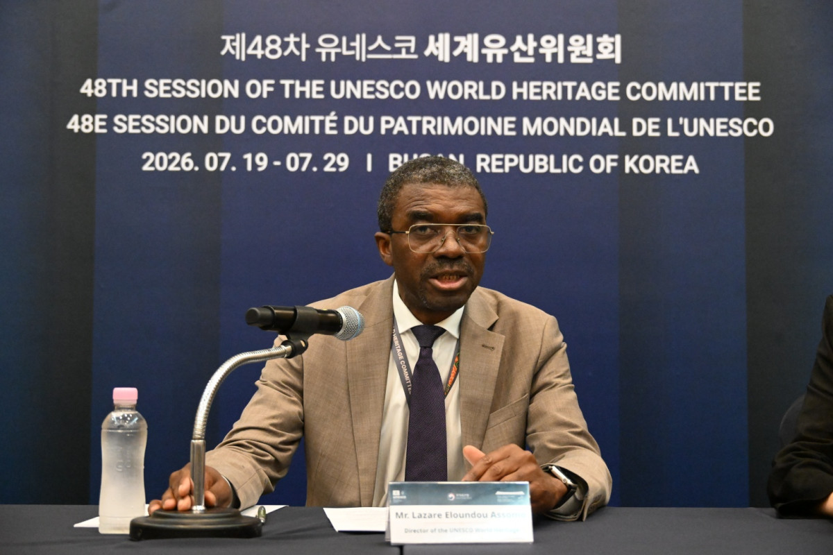 ▲라자르 엘룬두 아소모 유네스코 세계유산센터장이 24일 오후 제48차 유네스코 세계유산위원회가 열리고 있는 부산 벡스코에서 국내 취재진과 만나 간담회를 하고 있는 모습. (사진제공=국가유산청)