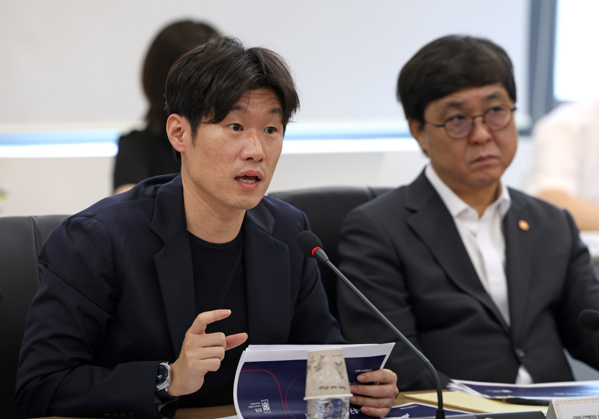 ▲박지성 K-축구 혁신위원회 공동위원장이 27일 서울 종로구 국립현대미술관 서울관에서 열린 K-축구 혁신위원회 4차 회의에서 발언하고 있다. (사진제공=문화체육관광부)