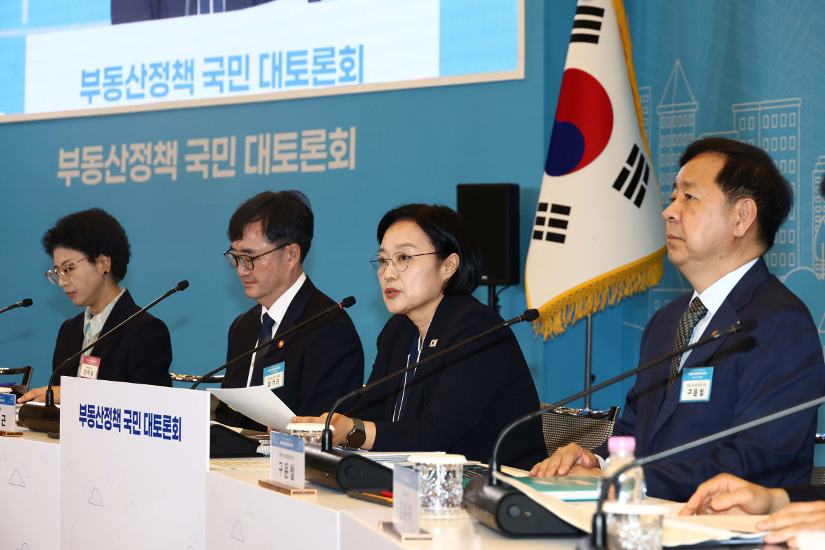 ▲한성숙 국무총리가 27일 서울 중구 대한상공회의소에서 열린 부동산정책 국민 대토론회에서 모두발언을 하고 있다. 신태현 기자 holjjak@