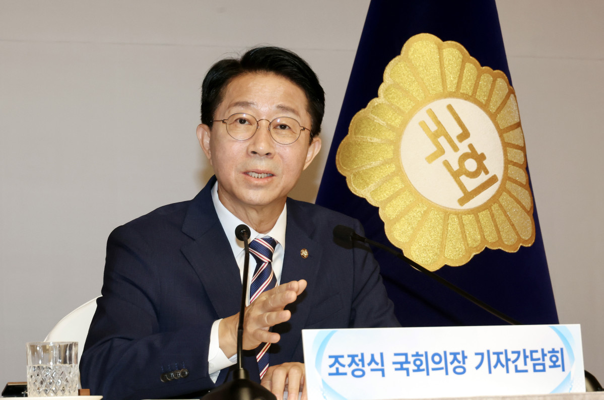 ▲조정식 국회의장이 28일 서울 여의도 국회 사랑재에서 열린 취임 첫 기자 간담회에서 취재진의 질의에 답하고 있다. 2026.7.28 [국회사진기자단] (사진=연합뉴스)