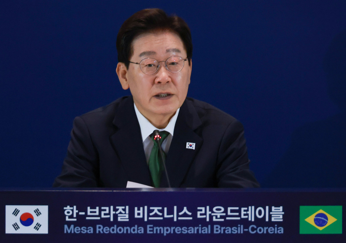 ▲이재명 대통령이 28일(현지시간) 브라질 상파울루 한 호텔에서 열린 한-브라질 비즈니스 라운드테이블에서 발언하고 있다. (연합뉴스)