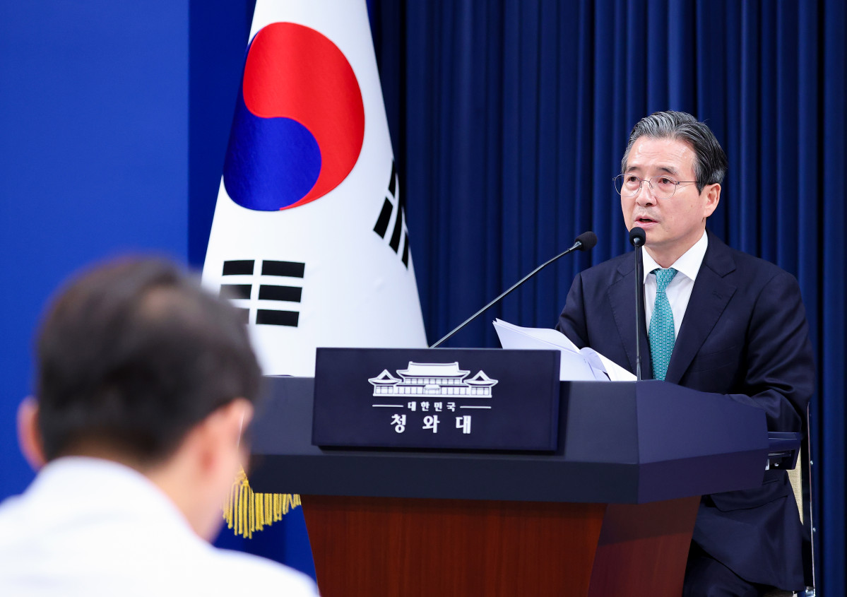 ▲김용범 정책실장이 22일 청와대 춘추관 기자회견장에서 미국 및 남미 순방 관련 사전 브리핑을 하고 있다. (연합뉴스)