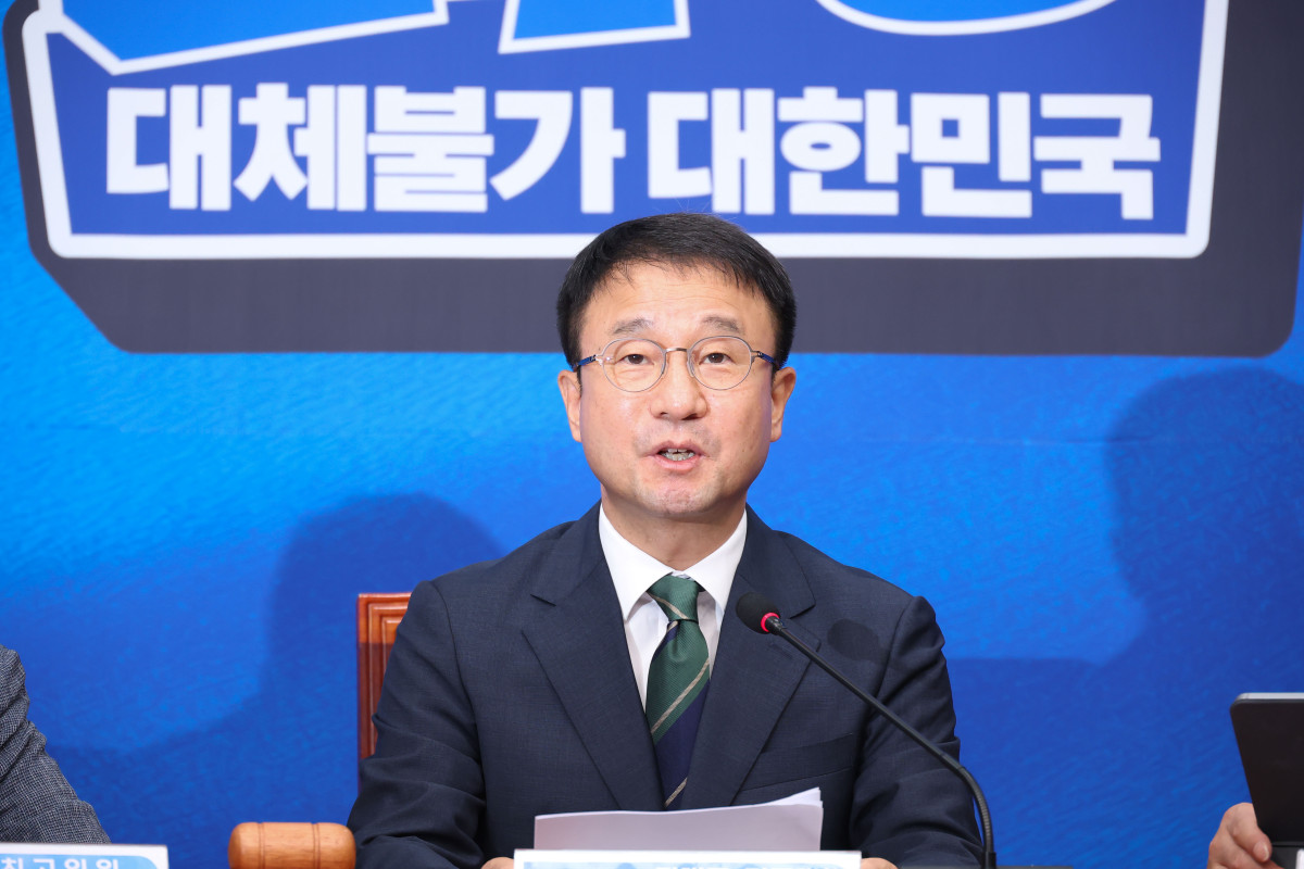 ▲더불어민주당 한병도 당 대표 직무대행 겸 원내대표가 29일 국회에서 열린 최고위원회의에서 발언하고 있다. (연합뉴스)