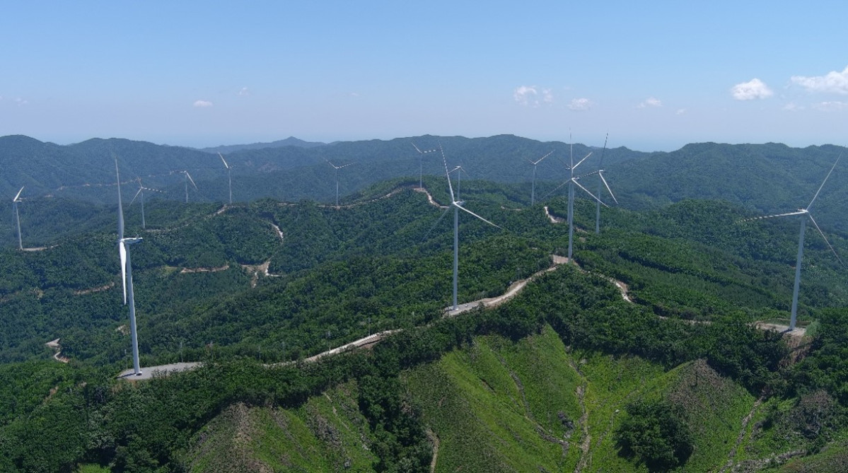 ▲유니슨 4.3MW 풍력터빈이 설치된 오미산 풍력발전단지 전경(유니슨 제공)