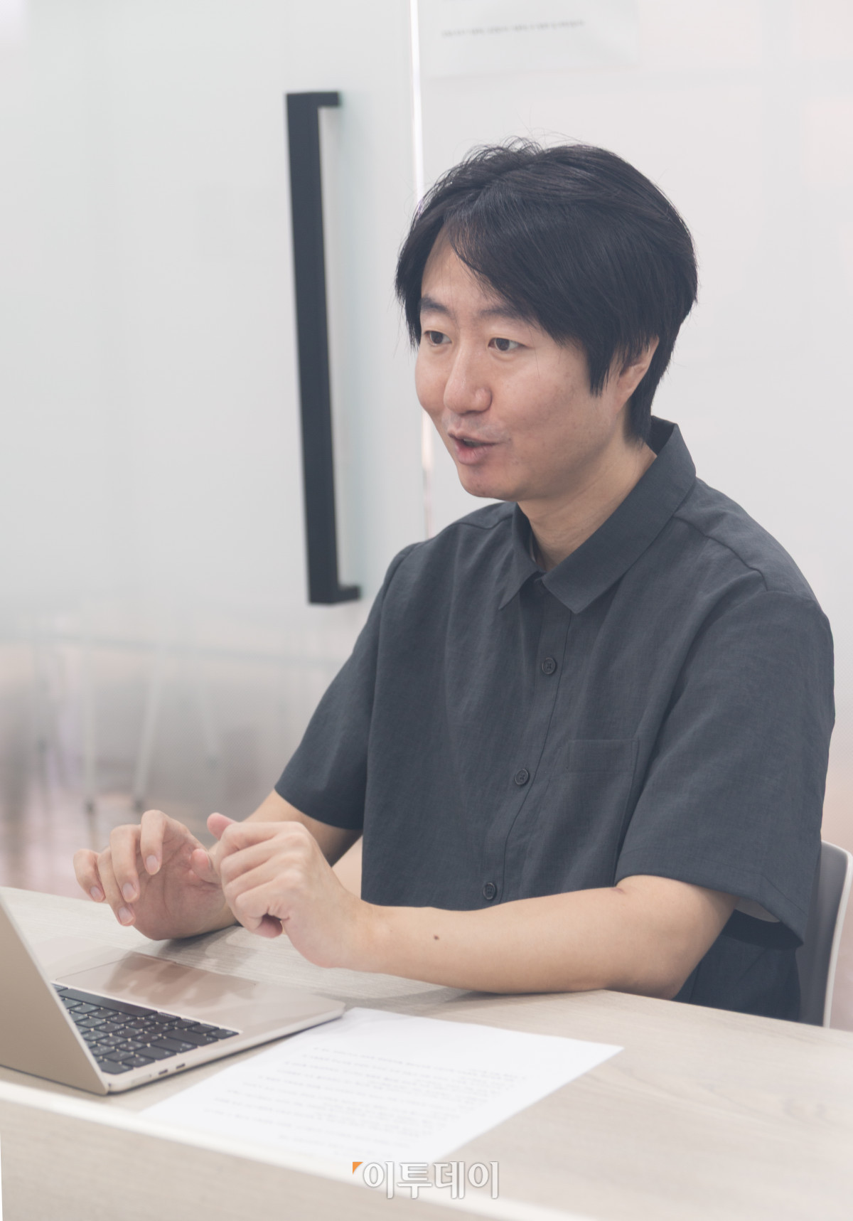 ▲신호열 유니크코드 대표가 23일 이투데이 빌딩에서 본지와 인터뷰를 하고 있다. (박정호 기자 godot@)