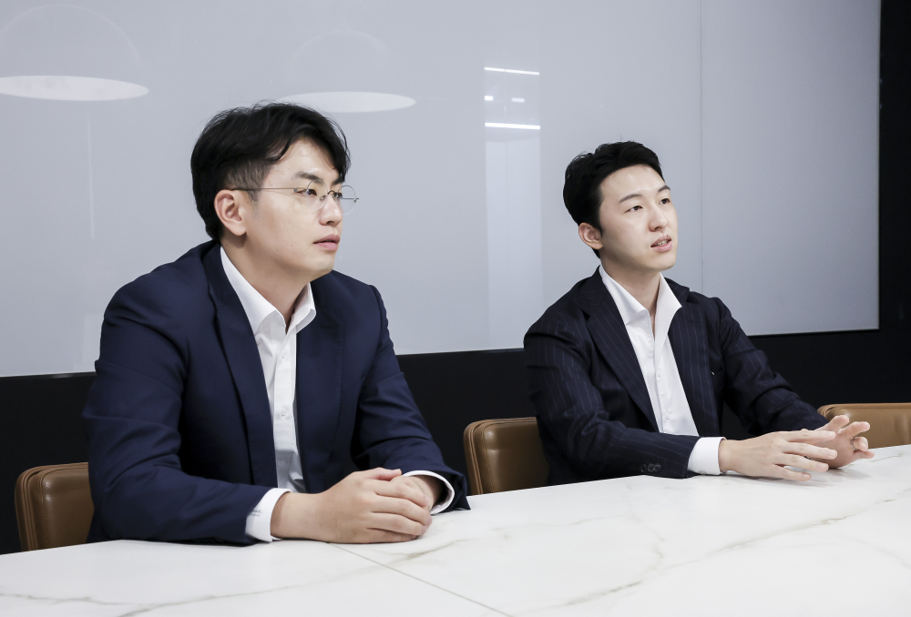 ▲파라투스인베스트먼트 김재영, 이영우 차장 공인회계사가 20일 서울 강남구의 파라투스인베스트먼트 사무실에서 이투데이와 인터뷰를 하고있다. 고성준 기자 joonko1@ (이투데이DB)