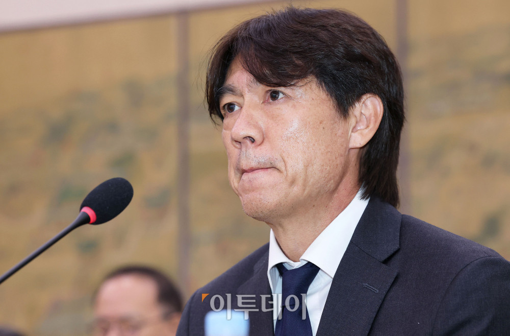 ▲홍명보 전 축구대표팀 감독이 30일 서울 여의도 국회 문화체육관광위원회에서 열린 대한축구협회 현안 관련 청문회에 참석하고 있다. 고이란 기자 photoeran@