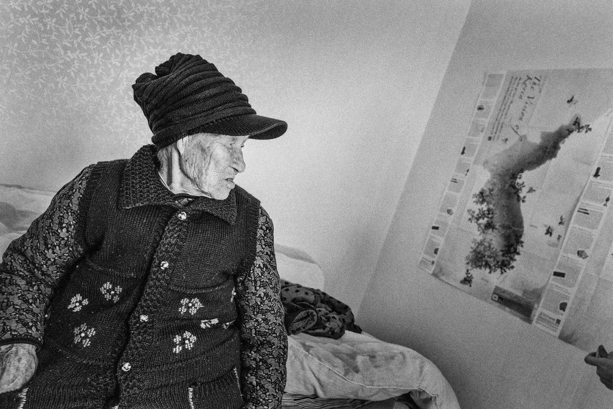 ▲박차순(1923–2017)은 어린 시절 전주 인근의 친척집을 전전하며 자랐다. 1942년 열아홉 살에중국 후난성으로 강제동원되어 일본군 성노예 피해를 입었으며, 해방 후에도 고향으로 돌아오지 못한 채 중국에 남았다.(겹겹프로젝트)