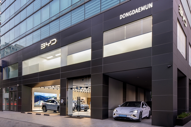 ▲BYD Auto 동대문 전시장 외관 (사진=BYD코리아)