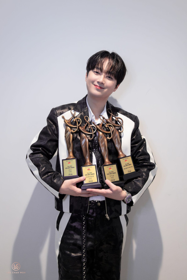 ▲이찬원 '2026 서울가요대상' 비하인드 포토(사진=이찬원 팬카페)