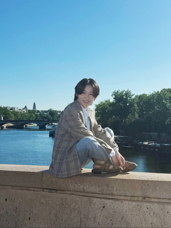 ▲김용빈 파리 화보(사진출처=오네스타컴퍼니)