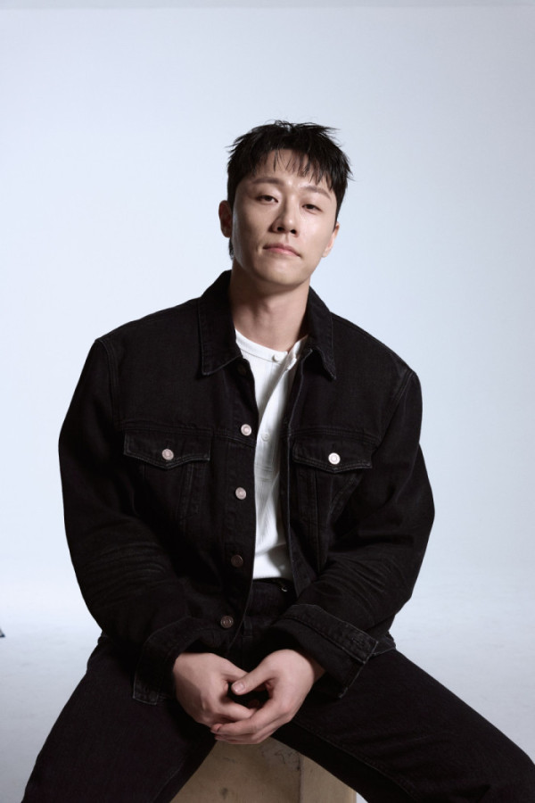 ▲배우 이신기(사진출처=플레노엔터테인먼트)