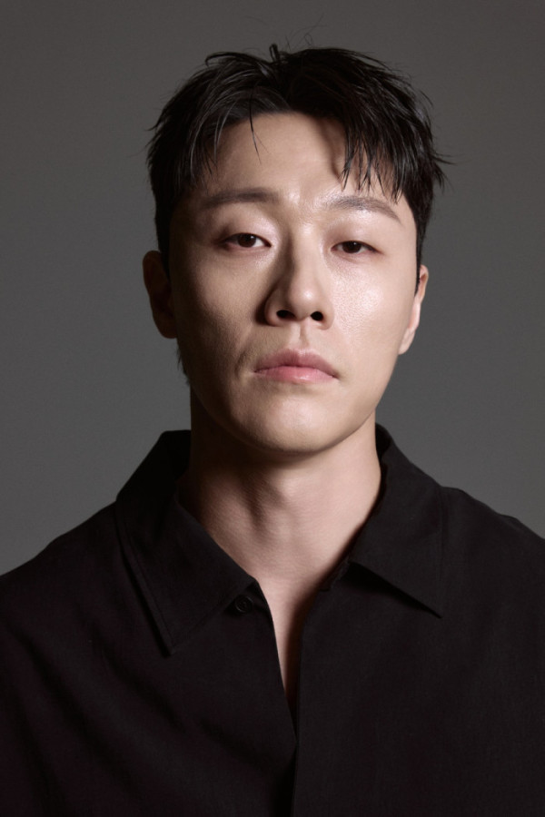 ▲배우 이신기(사진출처=플레노엔터테인먼트)
