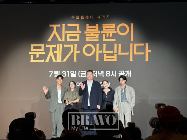 ▲28일 '지금 불륜이 문제가 아닙니다' 제작발표회가 열렸다. (좌측부터) 배우 김재철, 조여정, 이창희 감독, 김혜수, 김지훈.