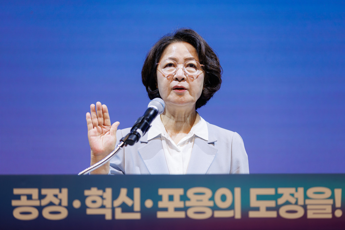 ▲추미애 경기도지사가 형사소송법 개정안 국회 통과와 관련해 검찰개혁의 결실을 밝혔다. (추미애 경기도지사 페이스북)