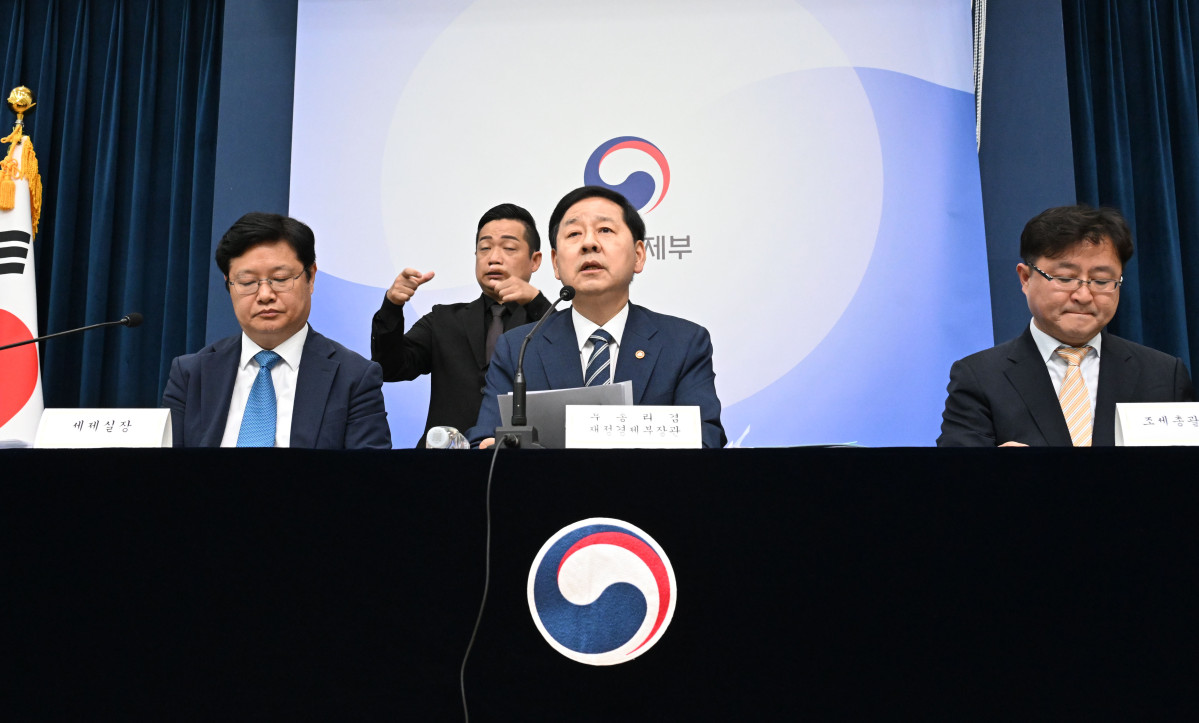 ▲구윤철 경제부총리 겸 재정경제부 장관이 7월 30일 세종시 정부세종청사 중앙동 브리핑룸에서 열린 '2026년 세제개편안' 상세브리핑에서 모두발언을 하고 있다. (재정경제부)