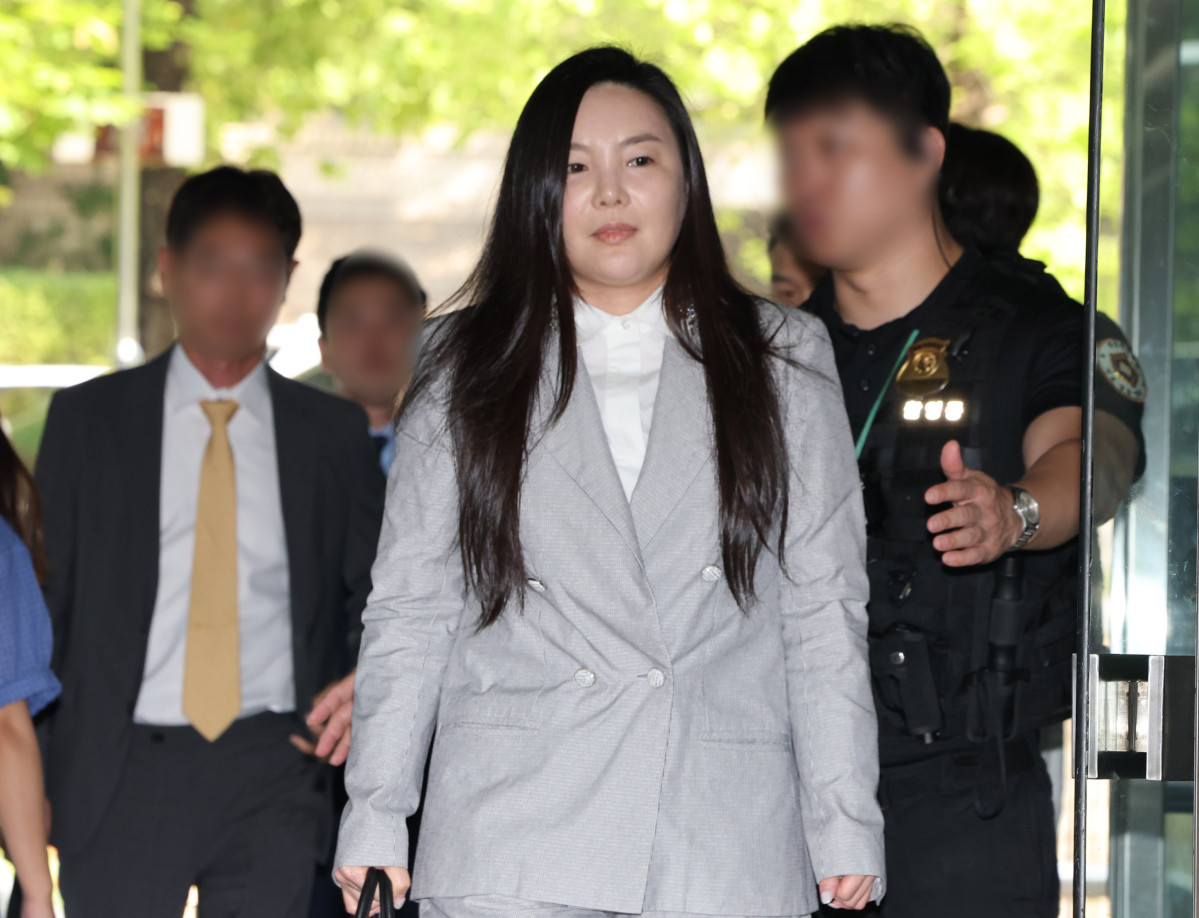 ▲연예기획사 원헌드레드 레이블 차가원 대표가 3일 구속 전 피의자 심문(영장실질심사)을 위해 서울 서초구 서울중앙지법에 출석하고 있다. (연합뉴스)