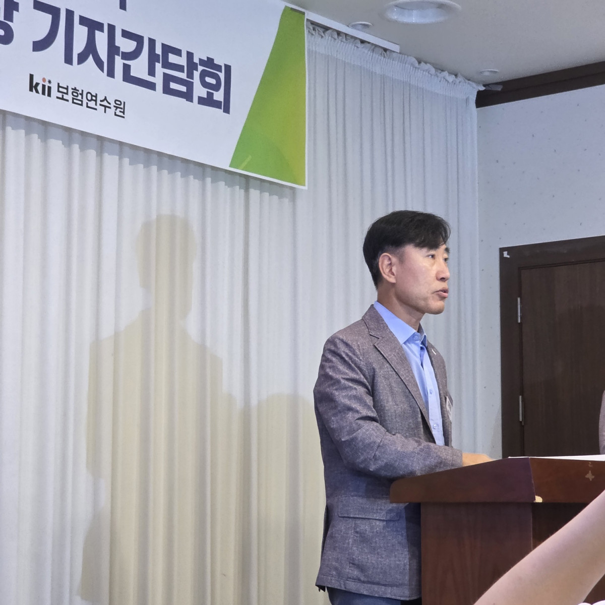 ▲하태경 보험연수원장이 5일 서울 광화문에서 개최된 기자간담회에서 발언하고 있다. (사진=권현원 기자)