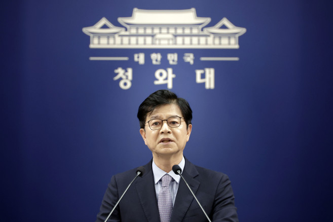 ▲성기홍 홍보소통수석이 10일 청와대 기자회견장에서 신임 국무조정실장 임명 관련 브리핑을 하고 있다. (연합뉴스)