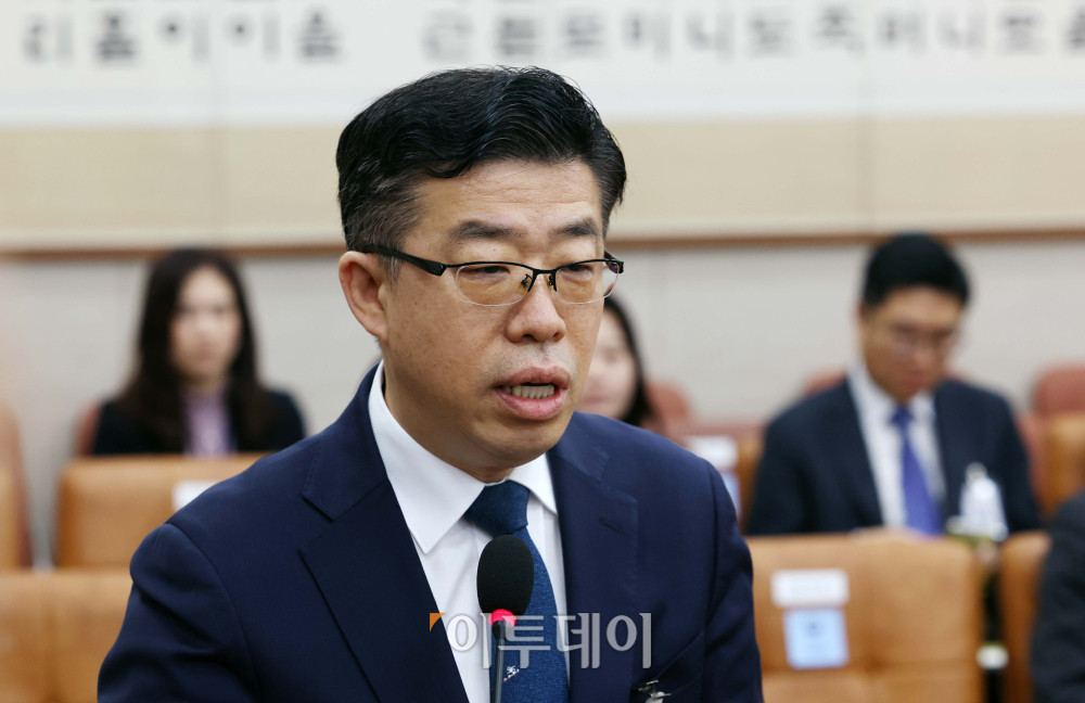 ▲신용해 법무부 교정본부장이 2025년 1월 20일 서울 여의도 국회에서 열린 법제사법위원회 현안질의에서 의원 질의에 답하고 있다. 신태현 기자 holjjak@ (이투데이DB)