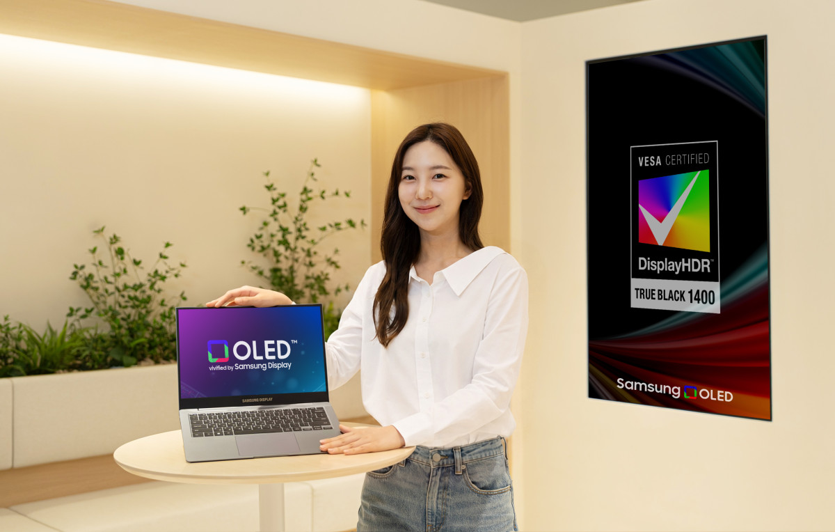 ▲VESA의 새로운 고휘도 디스플레이 인증 등급 'DisplayHDR™ True Black 1400' 획득을 지원하는 삼성디스플레이의 노트북용 탠덤 OLED 데모 제품 (사진제공=삼성디스플레이)