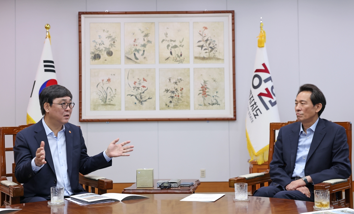 ▲최휘영 문화체육관광부 장관이 7일 강원특별자치도를 찾아 우상호 도지사와 문화·체육 분야 주요 현안을 논의하고 춘천지역 문화·체육시설을 찾아 현장을 점검했다. (사진제공=문체부)