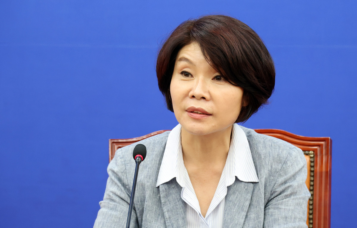 ▲더불어민주당 한정애 정책위의장이 9일 국회에서 열린 기자간담회에서 현안 관련 발언을 하고 있다. 사진=연합뉴스