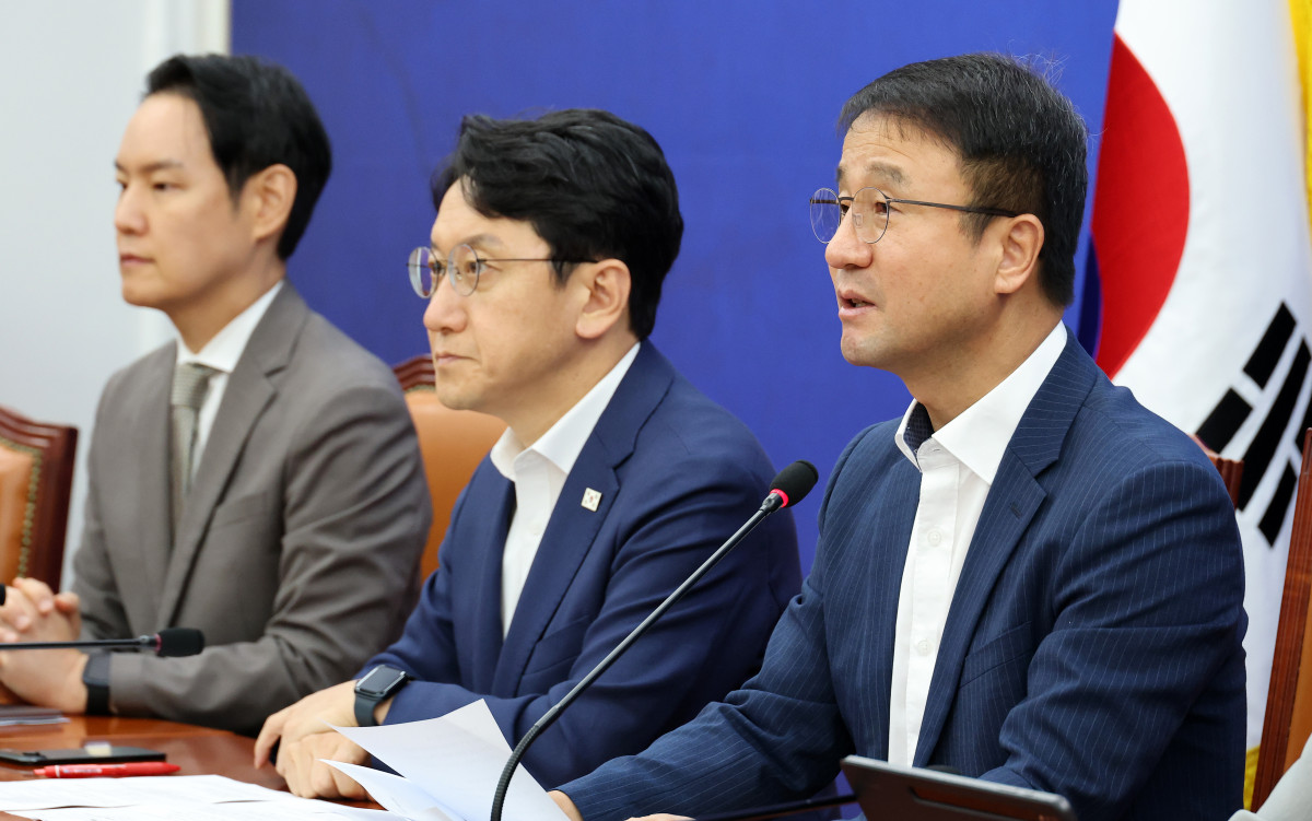 ▲더불어민주당 한병도 당 대표 직무대행 겸 원내대표가 10일 국회에서 열린 원내대책회의에서 발언하고 있다. 2026.8.10 (사진=연합뉴스)