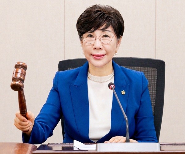 ▲전남광주통합특별시의회는 제1회 임시회에서 전남광주통합특별시청 예산결산특별위원회를 구성하고 초대 위원장에 한춘옥(순천2·민주) 의원을 선출. (전남광주특별시의회)
