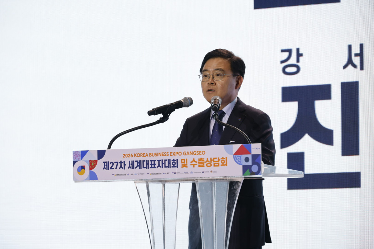 ▲진교훈 서울특별시 강서구청장이 ‘2026 한국 비즈니스 엑스포 강서’ 폐회식에서 환송사를 하고 있다. (사진 제공 = 서울특별시 강서구)