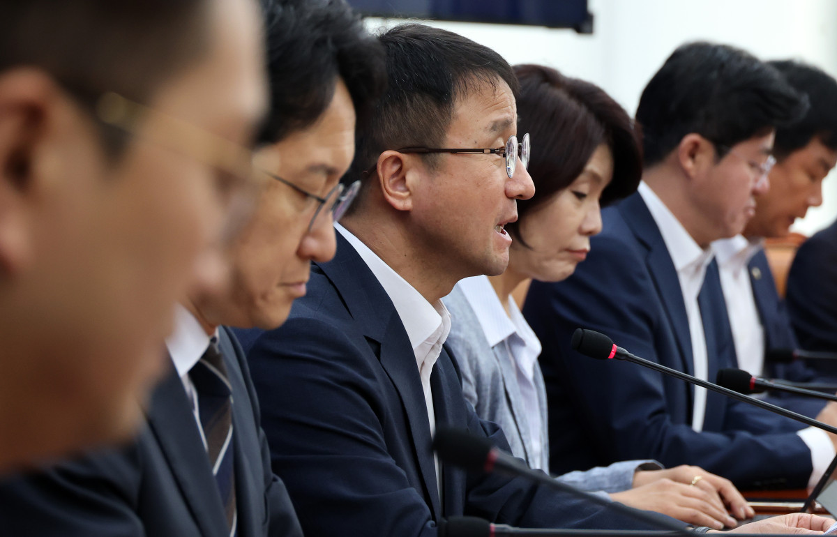 ▲더불어민주당 한병도 당 대표 직무대행 겸 원내대표가 13일 국회에서 열린 정책조정회의에서 발언하고 있다. 사진=연합뉴스