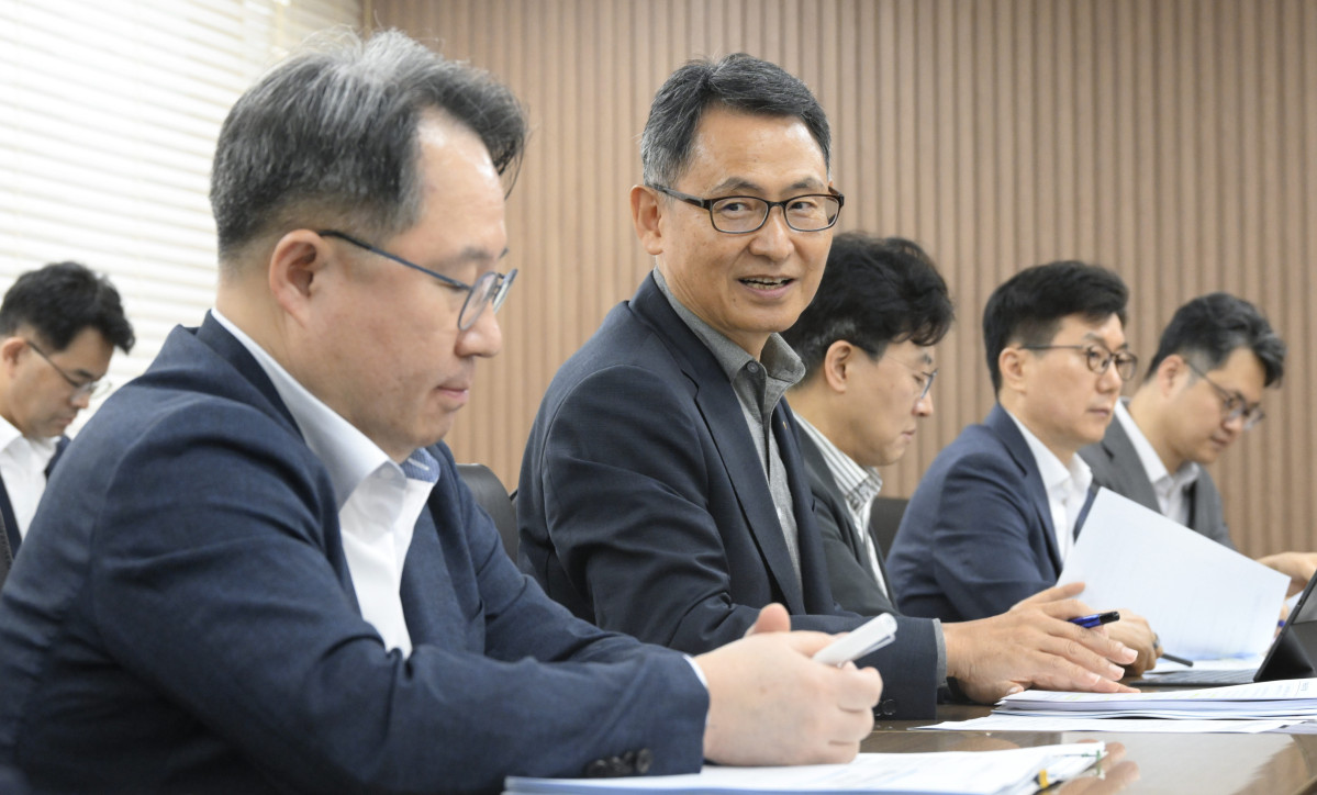 ▲허장 재정경제부 차관이 8월 14일 서울 중구 은행회관에서 '외환건전성협의회 겸 MSCI TF 회의'를 주재하고 있다. (재정경제부)