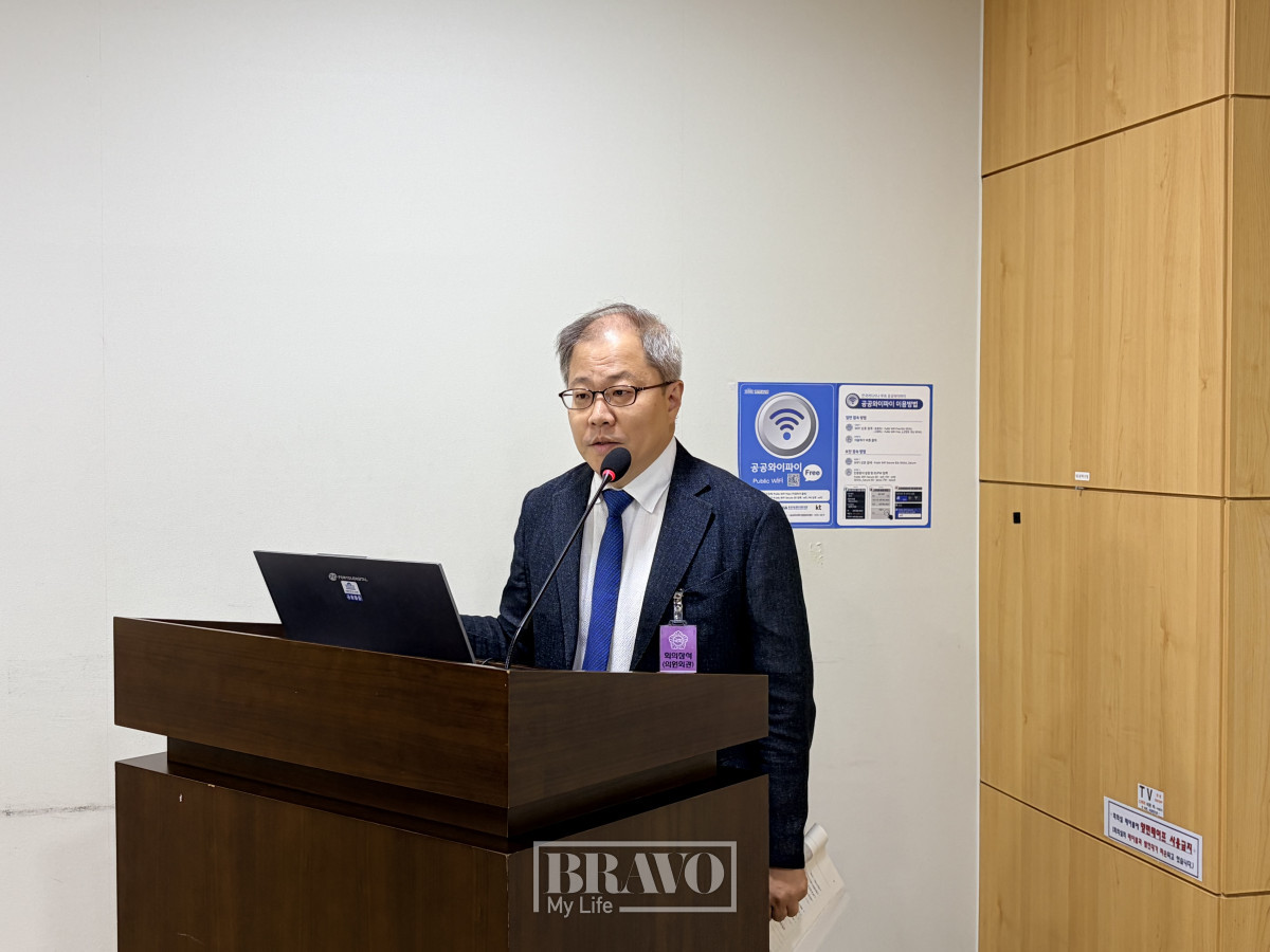 ▲14일 서울 여의도 국회의원회관에서 열린 '초고령사회 원격지도 기반 안전한 방문재활 공청회'에서 임재영 분당서울대학교병원 교수가 발표를 하고 있다.
