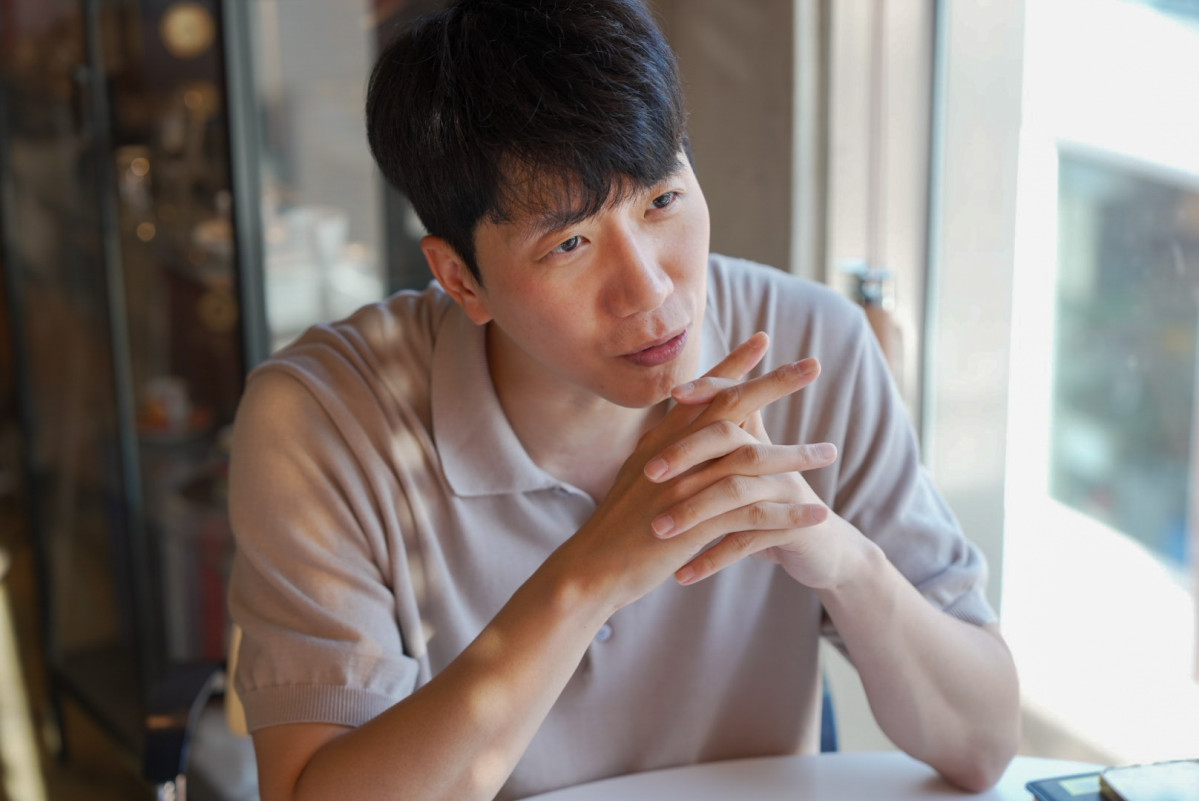 ▲정지영커피로스터즈의 정 대표가 수원시 팔달구 행궁동 매장에서 이투데이와 인터뷰하며 “사업은 속도보다 방향성이 더 중요하다”고 말하고 있다. (김재학 기자)