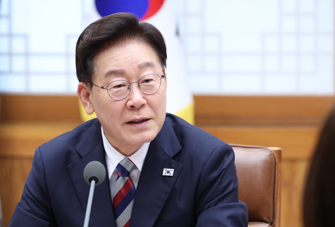 ▲이재명 대통령이 14일 청와대에서 열린 청년정책 전문가 간담회에서 발언하고 있다. (연합뉴스)