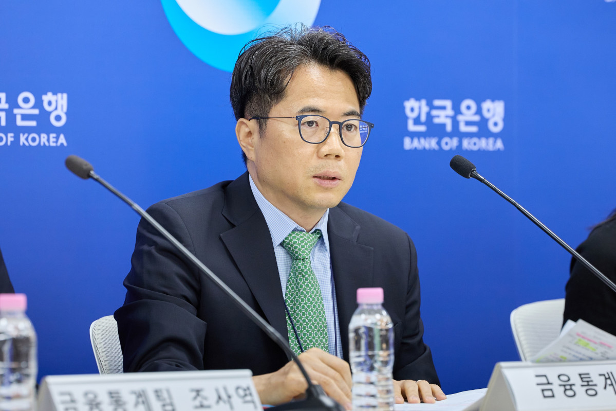 ▲김성준 한국은행 경제통계1국 금융통계팀장이 19일 오전 서울 중구 한국은행에서 열린 2026년 2/4분기 가계신용(잠정) 설명회에서 발언하고 있다. (사진제공=한국은행)