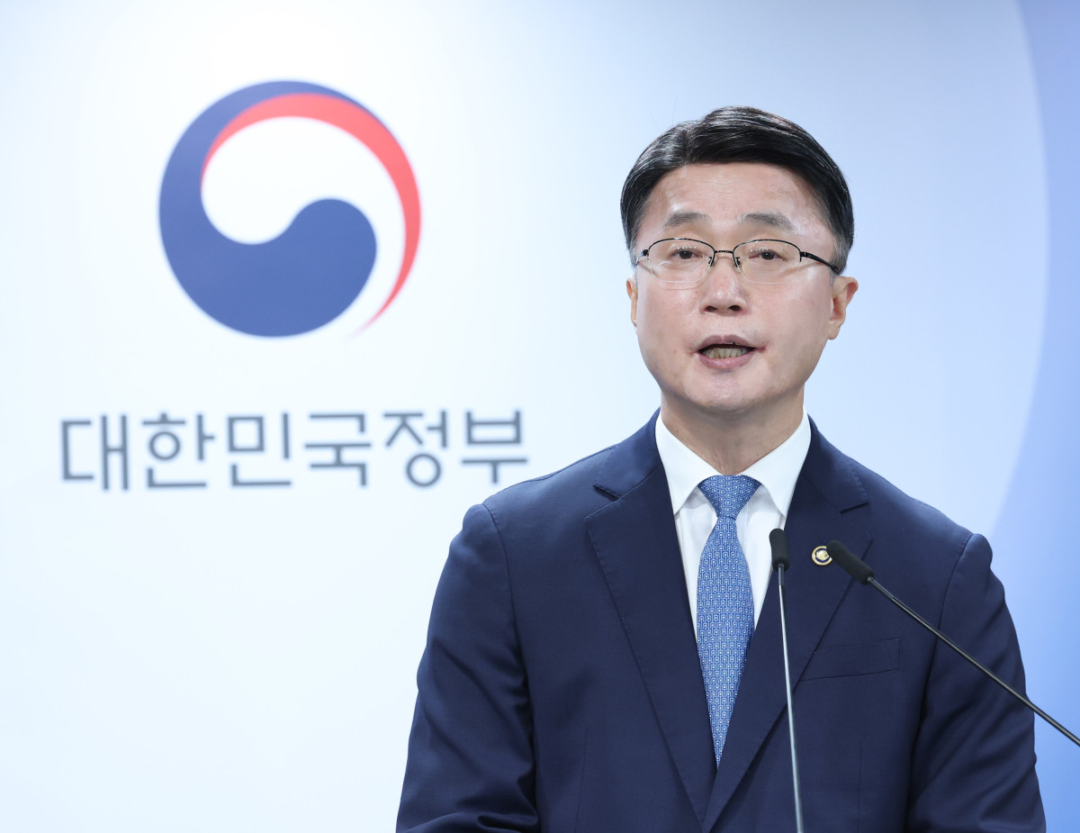 ▲류제명 과학기술정보통신부 2차관이 18일 오전 서울 종로구 정부서울청사에서 독자 AI파운데이션 모델 프로젝트 2차 단계평가 결과 발표를 하고 있다. (뉴시스)