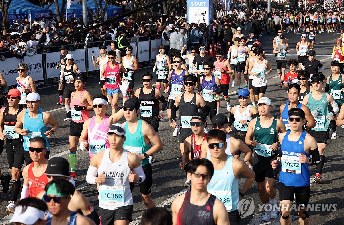 ▲올해 2월 22일 대구 수성구 대구스타디움 일대에서 열린 '2026 대구마라톤'에서 참가자들이 힘차게 달리고 있다 (연합뉴스)
